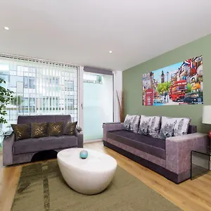 https://cobalt-point-south-quay.brighton-hotels-england.com