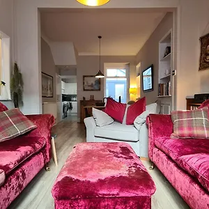 https://comfy-home-very-close-to-cardiff.cardiffhotelswales.com