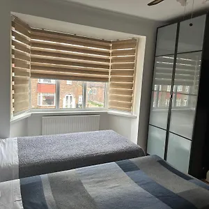 Homestay Sheri's Away, London